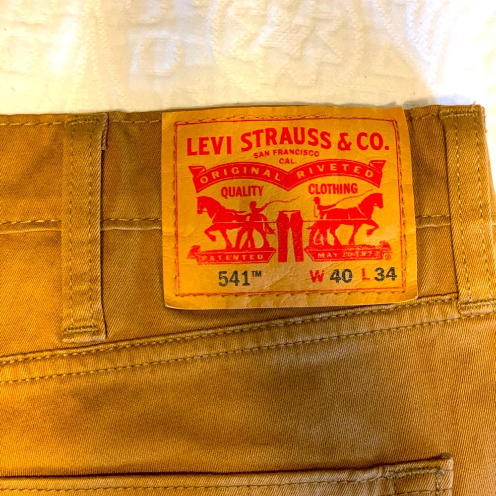 Men’s 40x34 Levi Kahki Jeans